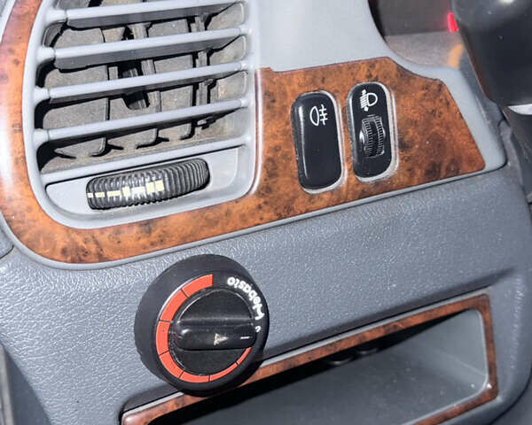 Синий Мерседес Sprinter, объемом двигателя 2.69 л и пробегом 480 тыс. км за 8000 $, фото 16 на Automoto.ua