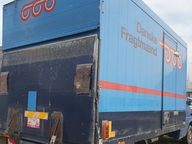 Синий Мерседес Sprinter, объемом двигателя 2 л и пробегом 348 тыс. км за 4200 $, фото 1 на Automoto.ua