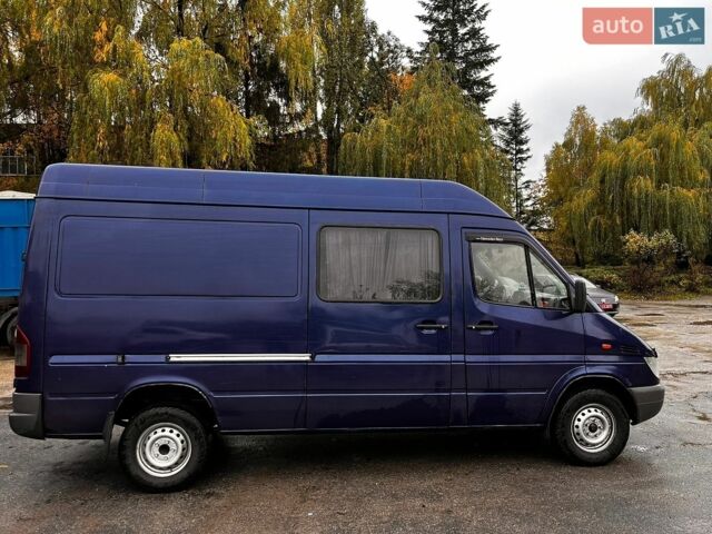 Синий Мерседес Sprinter, объемом двигателя 2.2 л и пробегом 467 тыс. км за 8299 $, фото 2 на Automoto.ua