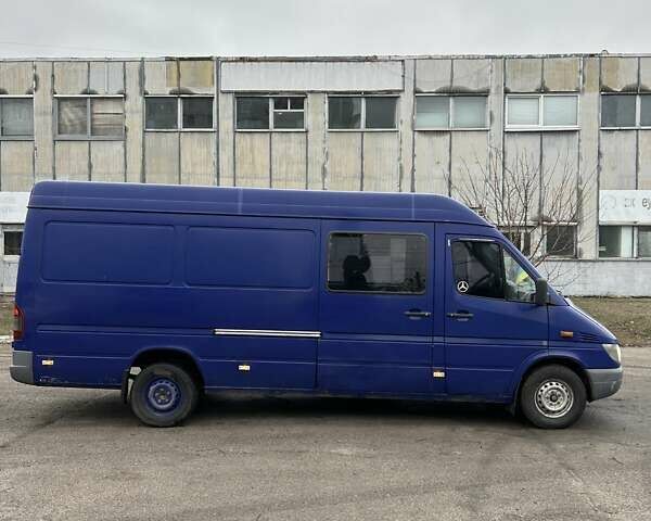 Синий Мерседес Sprinter, объемом двигателя 2.2 л и пробегом 801 тыс. км за 7300 $, фото 5 на Automoto.ua