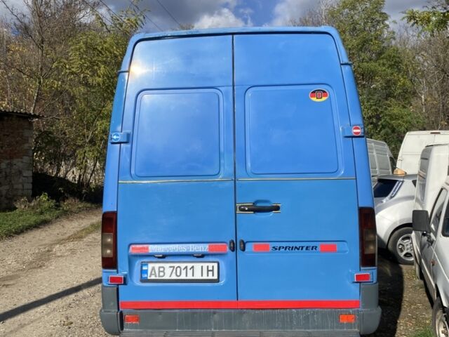 Синий Мерседес Sprinter, объемом двигателя 2.15 л и пробегом 244 тыс. км за 8888 $, фото 7 на Automoto.ua