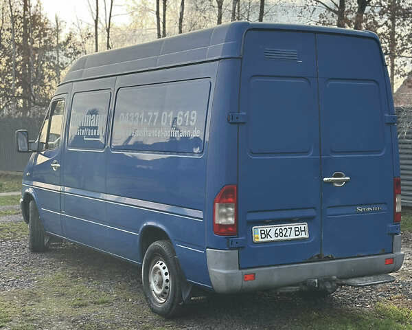 Синий Мерседес Sprinter, объемом двигателя 2.2 л и пробегом 368 тыс. км за 8500 $, фото 6 на Automoto.ua