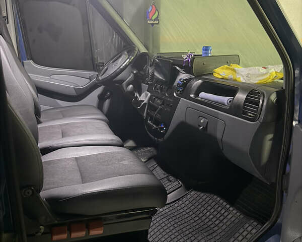 Синий Мерседес Sprinter, объемом двигателя 0 л и пробегом 300 тыс. км за 6999 $, фото 5 на Automoto.ua