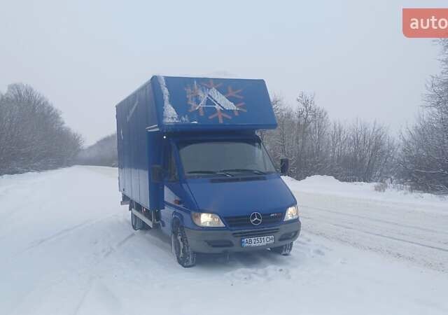 Синий Мерседес Sprinter, объемом двигателя 2.15 л и пробегом 350 тыс. км за 11999 $, фото 1 на Automoto.ua