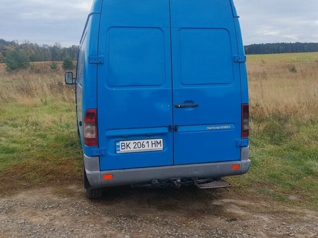 Синий Мерседес Sprinter, объемом двигателя 2.69 л и пробегом 340 тыс. км за 12000 $, фото 12 на Automoto.ua