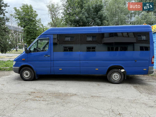 Синий Мерседес Sprinter, объемом двигателя 2.15 л и пробегом 200 тыс. км за 11500 $, фото 11 на Automoto.ua