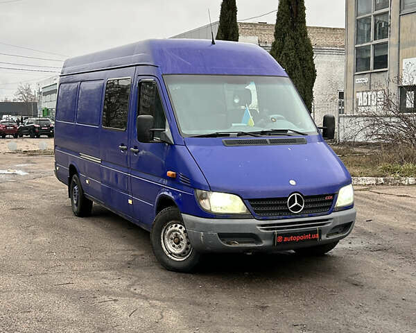 Синий Мерседес Sprinter, объемом двигателя 2.1 л и пробегом 801 тыс. км за 8300 $, фото 1 на Automoto.ua