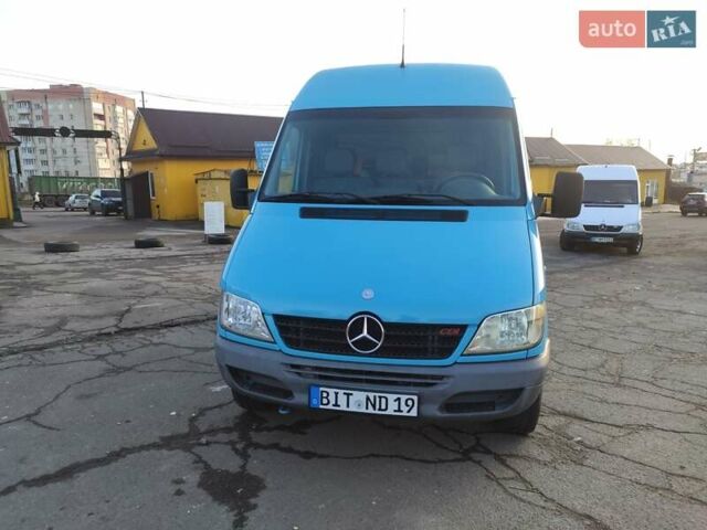 Синий Мерседес Sprinter, объемом двигателя 0 л и пробегом 228 тыс. км за 17500 $, фото 1 на Automoto.ua