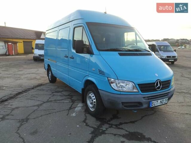 Синий Мерседес Sprinter, объемом двигателя 0 л и пробегом 228 тыс. км за 17500 $, фото 2 на Automoto.ua