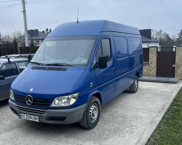 Синий Мерседес Sprinter, объемом двигателя 2.1 л и пробегом 346 тыс. км за 8100 $, фото 1 на Automoto.ua