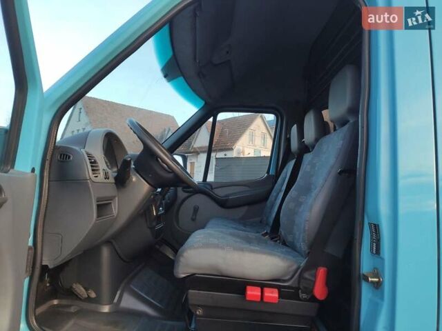 Синий Мерседес Sprinter, объемом двигателя 0 л и пробегом 228 тыс. км за 17500 $, фото 21 на Automoto.ua