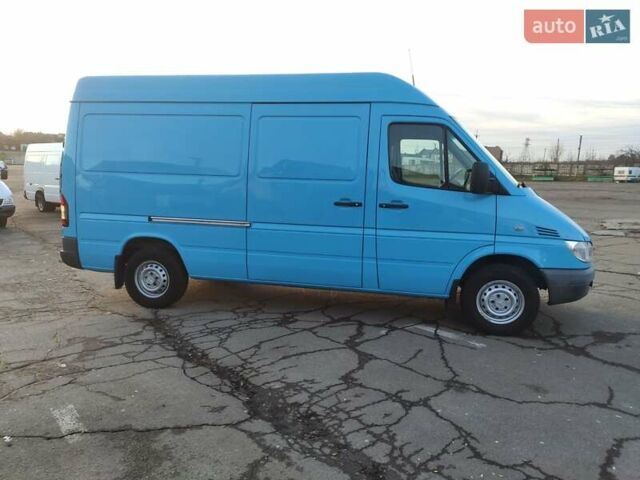 Синий Мерседес Sprinter, объемом двигателя 0 л и пробегом 228 тыс. км за 17500 $, фото 4 на Automoto.ua
