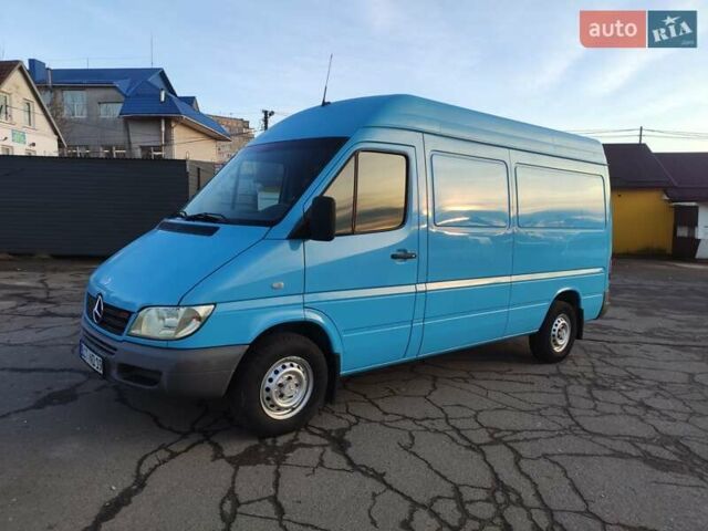 Синий Мерседес Sprinter, объемом двигателя 0 л и пробегом 228 тыс. км за 17500 $, фото 19 на Automoto.ua