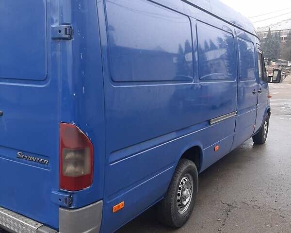 Синій Мерседес Sprinter, об'ємом двигуна 2.1 л та пробігом 410 тис. км за 7999 $, фото 9 на Automoto.ua