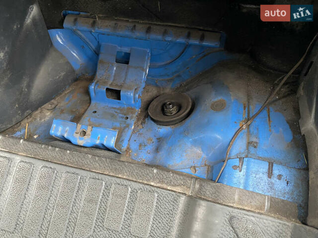 Синий Мерседес Sprinter, объемом двигателя 2.15 л и пробегом 670 тыс. км за 6000 $, фото 3 на Automoto.ua