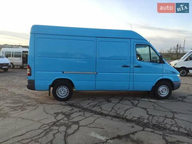 Синий Мерседес Sprinter, объемом двигателя 0 л и пробегом 228 тыс. км за 17500 $, фото 5 на Automoto.ua