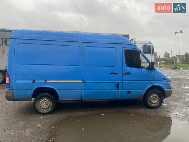 Синий Мерседес Sprinter, объемом двигателя 2.15 л и пробегом 670 тыс. км за 6000 $, фото 2 на Automoto.ua
