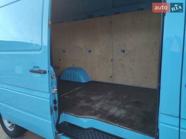 Синий Мерседес Sprinter, объемом двигателя 0 л и пробегом 228 тыс. км за 17500 $, фото 27 на Automoto.ua