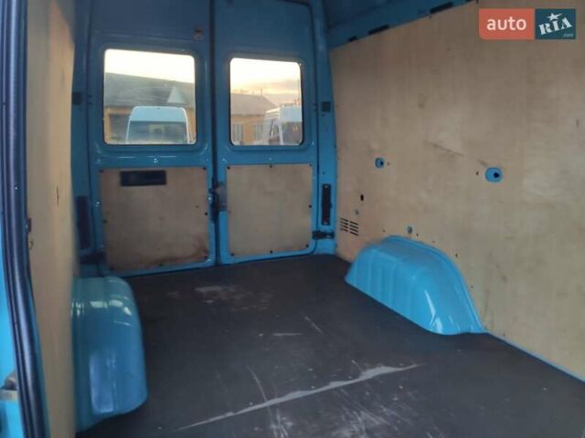 Синий Мерседес Sprinter, объемом двигателя 0 л и пробегом 228 тыс. км за 17500 $, фото 28 на Automoto.ua
