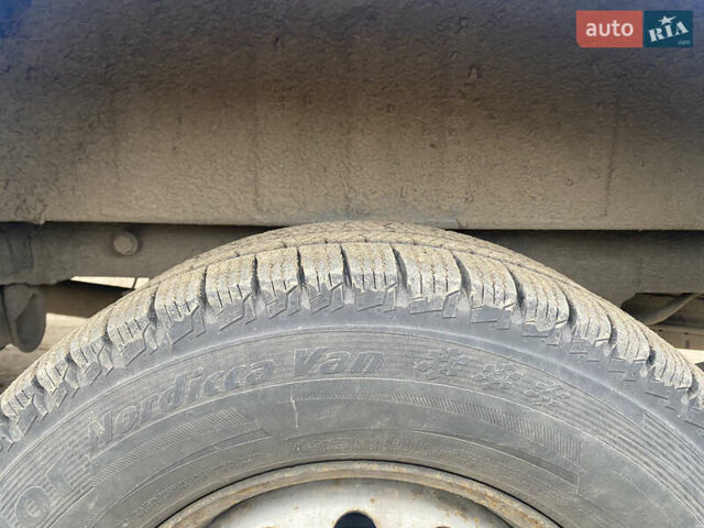 Синій Мерседес Sprinter, об'ємом двигуна 2.15 л та пробігом 650 тис. км за 5699 $, фото 9 на Automoto.ua