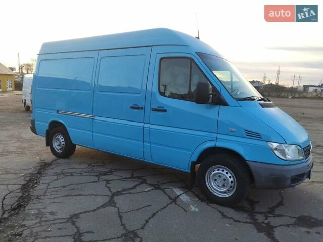 Синий Мерседес Sprinter, объемом двигателя 0 л и пробегом 228 тыс. км за 17500 $, фото 3 на Automoto.ua