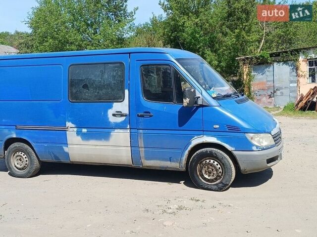 Синий Мерседес Sprinter, объемом двигателя 2.2 л и пробегом 500 тыс. км за 4500 $, фото 1 на Automoto.ua