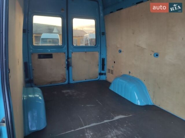 Синий Мерседес Sprinter, объемом двигателя 0 л и пробегом 230 тыс. км за 17700 $, фото 23 на Automoto.ua