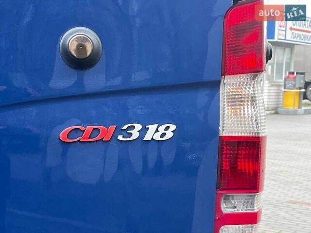 Синій Мерседес Sprinter, об'ємом двигуна 3 л та пробігом 603 тис. км за 11500 $, фото 4 на Automoto.ua