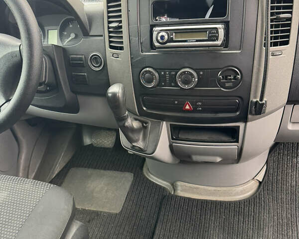 Синій Мерседес Sprinter, об'ємом двигуна 2.15 л та пробігом 303 тис. км за 12500 $, фото 3 на Automoto.ua
