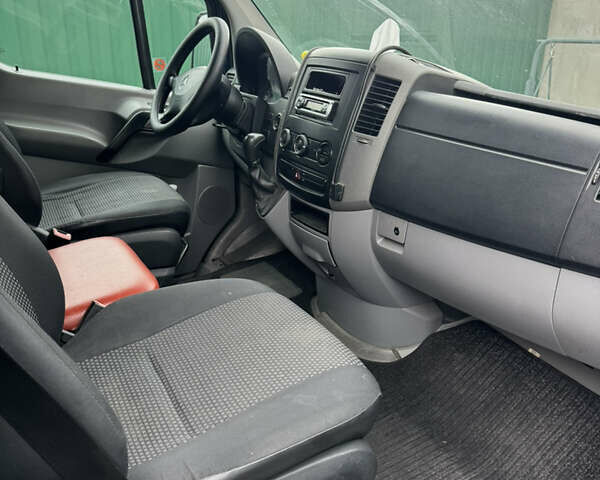 Синій Мерседес Sprinter, об'ємом двигуна 2.15 л та пробігом 303 тис. км за 12500 $, фото 2 на Automoto.ua