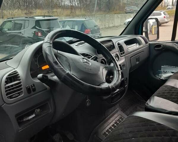 Синий Мерседес Sprinter, объемом двигателя 2.15 л и пробегом 778 тыс. км за 7000 $, фото 1 на Automoto.ua