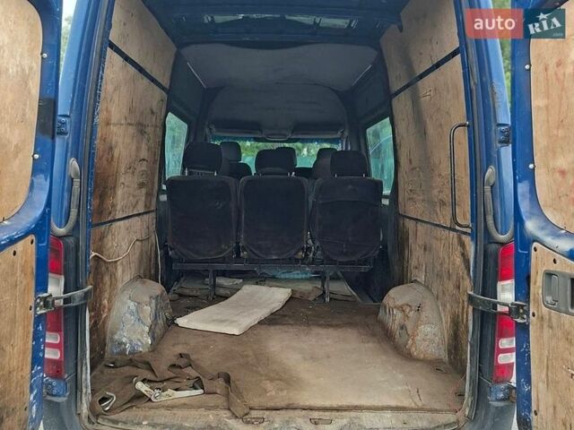 Синий Мерседес Sprinter, объемом двигателя 2.2 л и пробегом 524 тыс. км за 5999 $, фото 4 на Automoto.ua