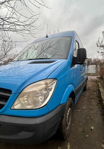 Синий Мерседес Sprinter, объемом двигателя 0 л и пробегом 445 тыс. км за 7500 $, фото 2 на Automoto.ua