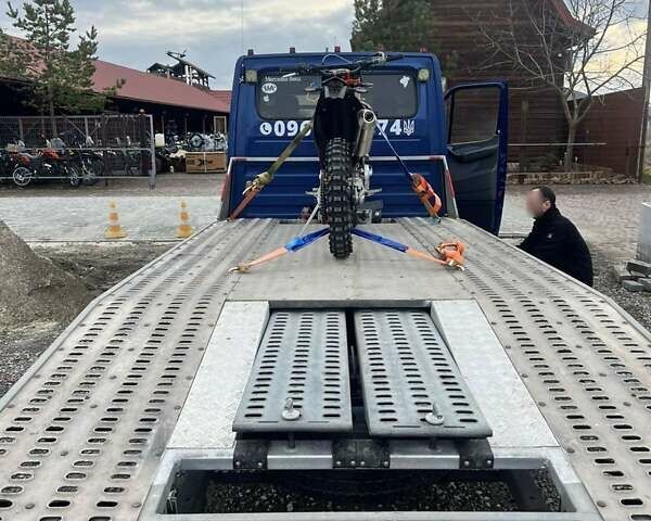 Синий Мерседес Sprinter, объемом двигателя 2.7 л и пробегом 263 тыс. км за 24500 $, фото 12 на Automoto.ua