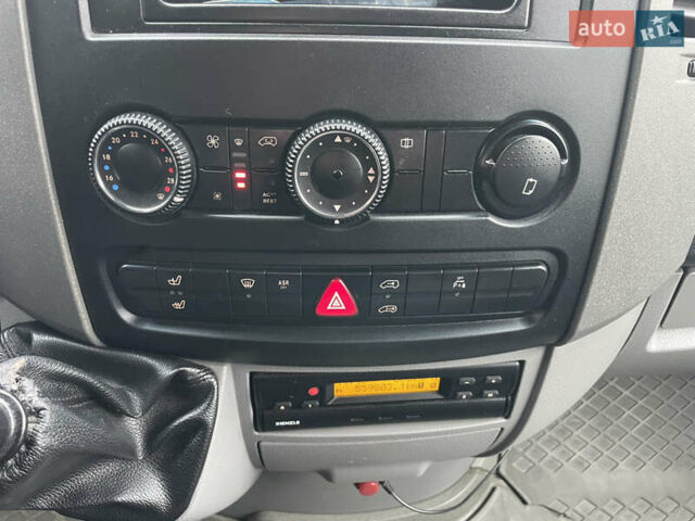 Синий Мерседес Sprinter, объемом двигателя 2.15 л и пробегом 560 тыс. км за 11999 $, фото 46 на Automoto.ua