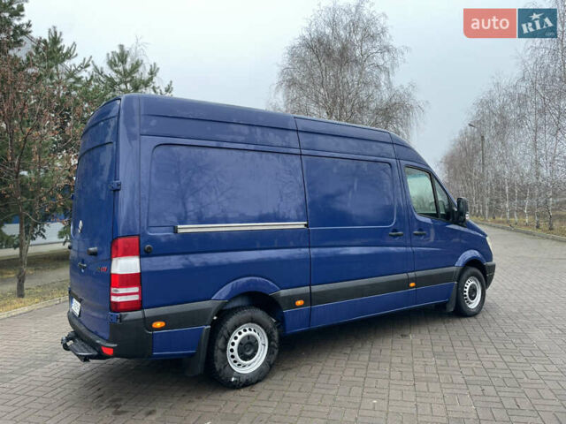 Синий Мерседес Sprinter, объемом двигателя 2.15 л и пробегом 560 тыс. км за 11999 $, фото 4 на Automoto.ua