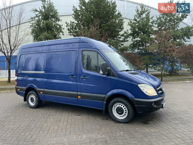 Синий Мерседес Sprinter, объемом двигателя 2.15 л и пробегом 560 тыс. км за 11999 $, фото 2 на Automoto.ua