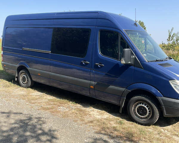 Синий Мерседес Sprinter, объемом двигателя 2.2 л и пробегом 511 тыс. км за 10300 $, фото 3 на Automoto.ua