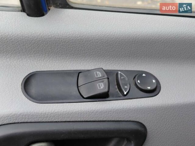 Синій Мерседес Sprinter, об'ємом двигуна 2.15 л та пробігом 385 тис. км за 10700 $, фото 15 на Automoto.ua