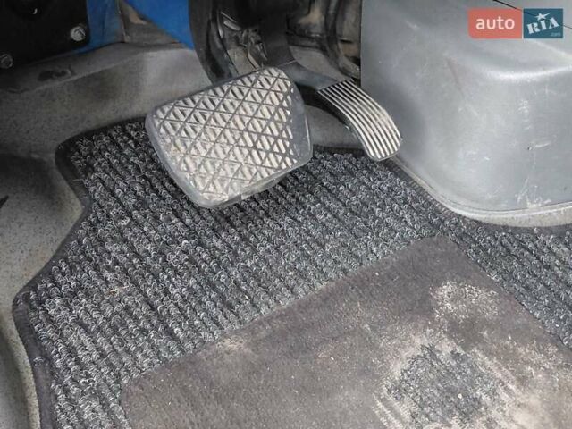 Синій Мерседес Sprinter, об'ємом двигуна 2.15 л та пробігом 385 тис. км за 10700 $, фото 11 на Automoto.ua