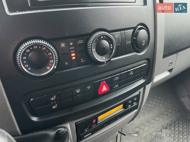 Синий Мерседес Sprinter, объемом двигателя 2.15 л и пробегом 560 тыс. км за 11999 $, фото 41 на Automoto.ua