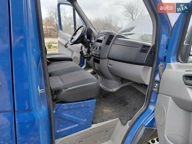 Синій Мерседес Sprinter, об'ємом двигуна 2.15 л та пробігом 385 тис. км за 10700 $, фото 18 на Automoto.ua