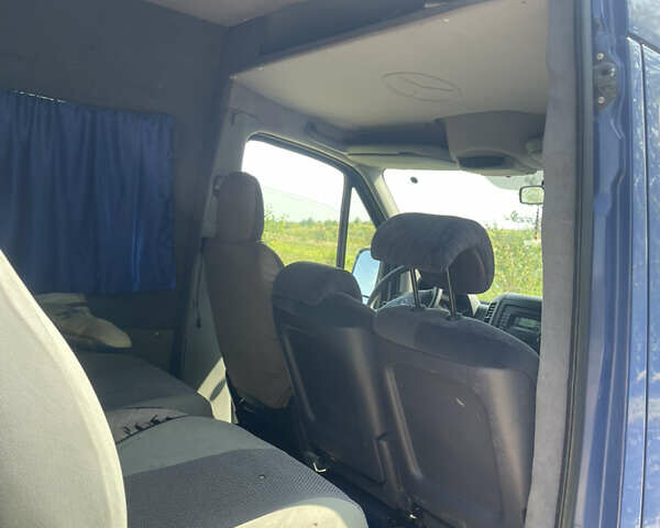 Синий Мерседес Sprinter, объемом двигателя 2.2 л и пробегом 511 тыс. км за 10300 $, фото 15 на Automoto.ua