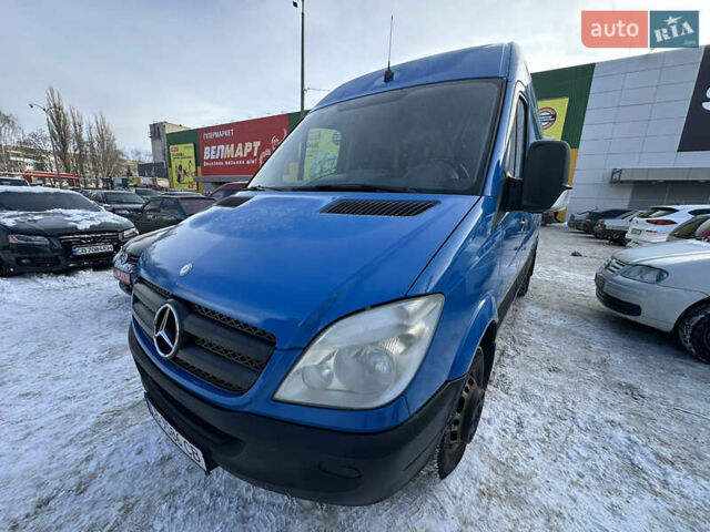 Синий Мерседес Sprinter, объемом двигателя 2.15 л и пробегом 506 тыс. км за 11000 $, фото 1 на Automoto.ua