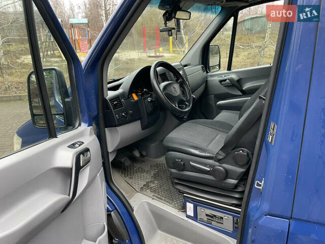 Синий Мерседес Sprinter, объемом двигателя 2.15 л и пробегом 560 тыс. км за 11999 $, фото 38 на Automoto.ua