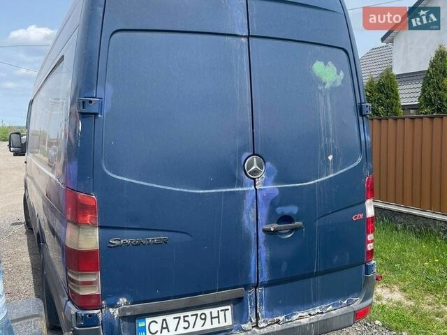 Синий Мерседес Sprinter, объемом двигателя 2.15 л и пробегом 1000 тыс. км за 8300 $, фото 4 на Automoto.ua