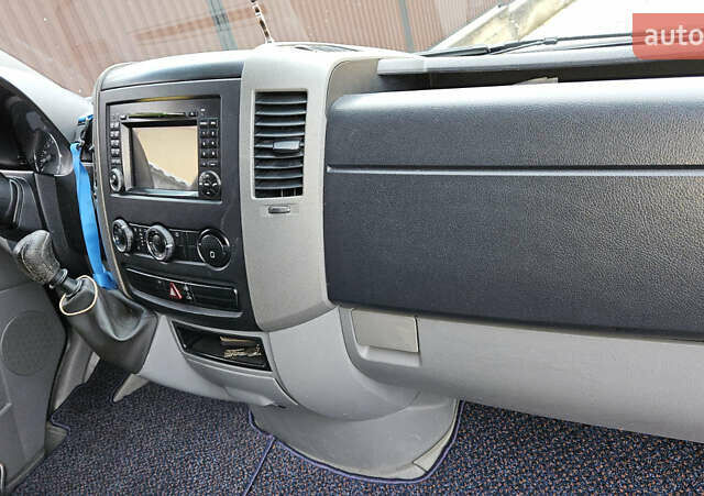 Синій Мерседес Sprinter, об'ємом двигуна 2.99 л та пробігом 445 тис. км за 28000 $, фото 7 на Automoto.ua