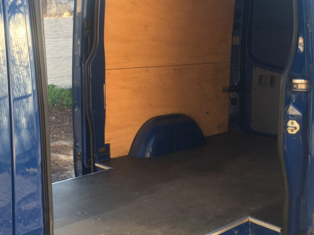 Синий Мерседес Sprinter, объемом двигателя 2.1 л и пробегом 302 тыс. км за 13300 $, фото 4 на Automoto.ua