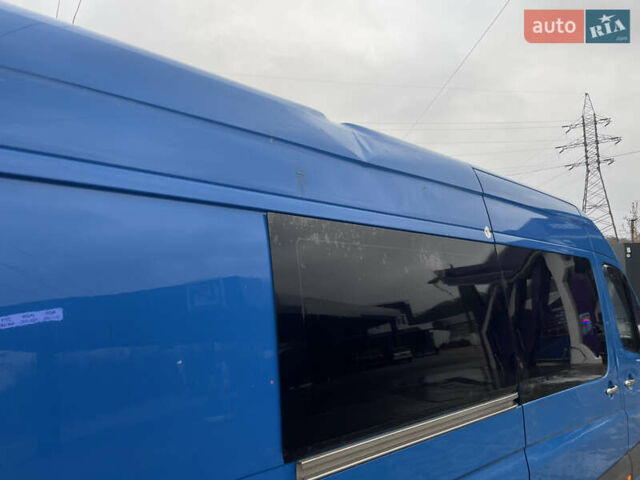 Синий Мерседес Sprinter, объемом двигателя 2.15 л и пробегом 444 тыс. км за 10999 $, фото 13 на Automoto.ua