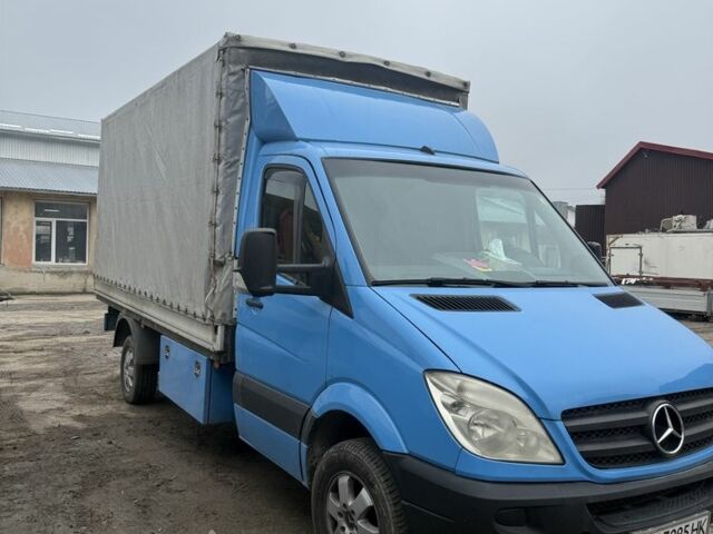 Синий Мерседес Sprinter, объемом двигателя 2.1 л и пробегом 420 тыс. км за 12500 $, фото 1 на Automoto.ua